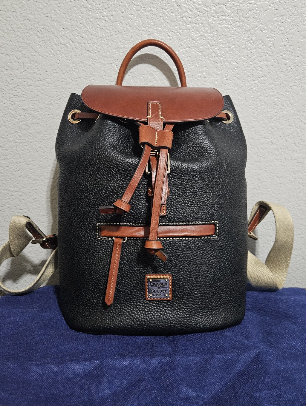 Dooney & Bourke Black Pebble Grain Sm Allie Backpack